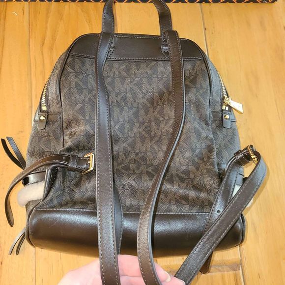 Michael Kors MK Designer Backpack Shoulder Bag - Picture 2 of 7